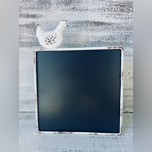 *Farmhouse Chicken Chalkboard Easel - Picture 7 of 15